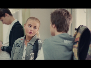 Улица - Лёха кинул Ксю